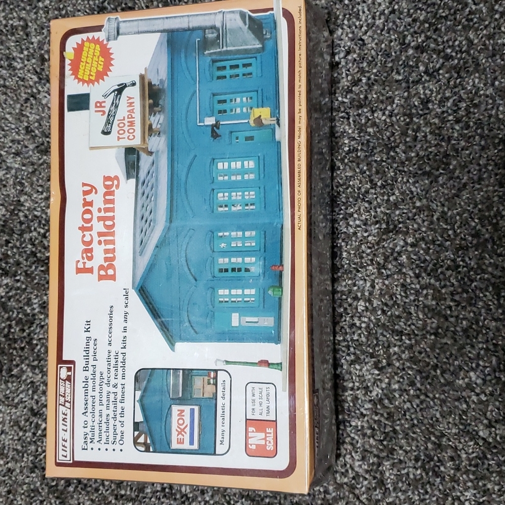 N Scale Model Train Factory Building JR Tool Company #7408 Sealed in Box